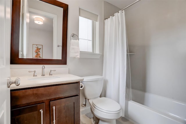 1348 W 25th St, Houston, TX 77008 - full bath featuring vanity, toilet, and shower / bathtub combination with curtain