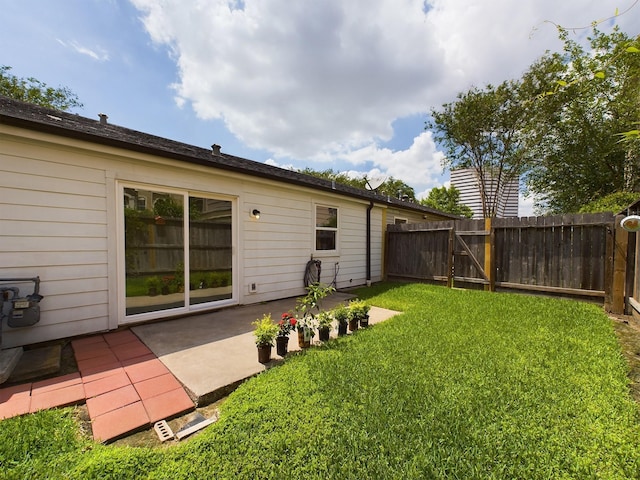 5631 Winsome Ln, Houston, TX 77057 - view of yard featuring a patio area