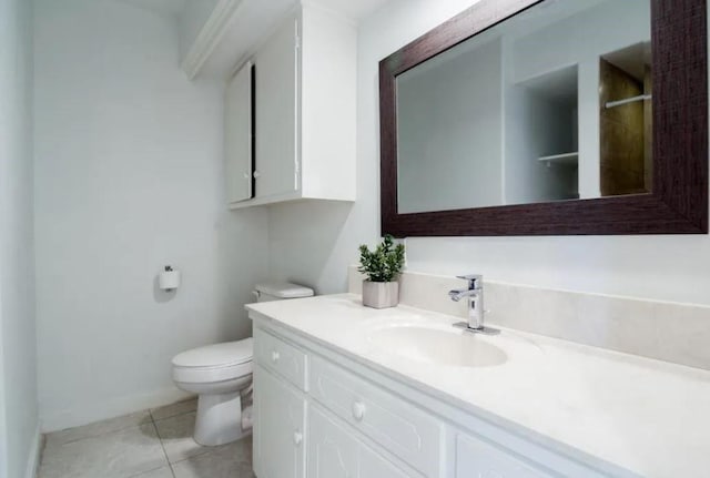 5631 Winsome Ln, Houston, TX 77057 - full bath featuring toilet, vanity, tile patterned floors, a shower, and baseboards