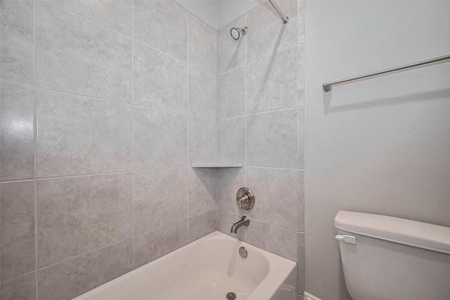 2206 Umber Oaks Ln, Brookshire, TX 77423 - bathroom featuring toilet and bathing tub / shower combination