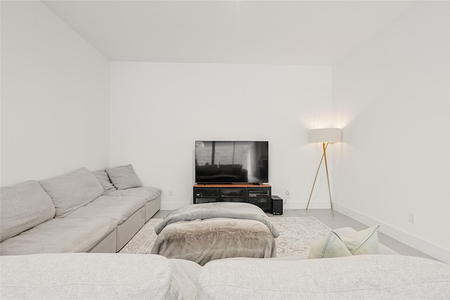 1550 Ashway St, Conroe, TX 77385 - living area featuring baseboards