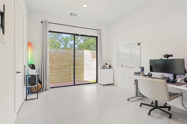 1550 Ashway St, Conroe, TX 77385 - office space featuring recessed lighting