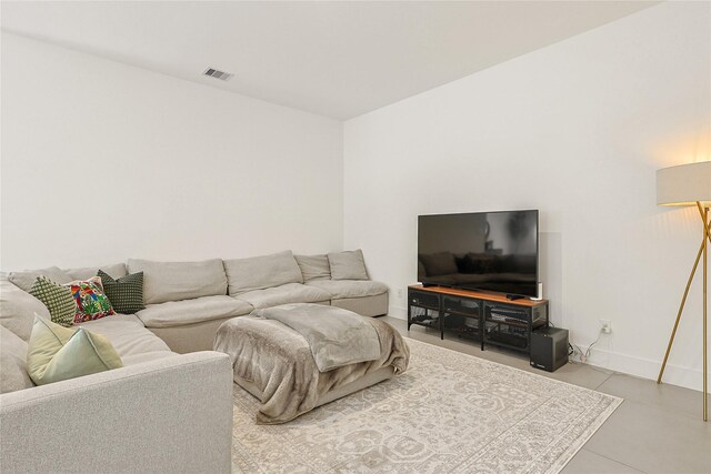 1550 Ashway St, Conroe, TX 77385 - living area with baseboards