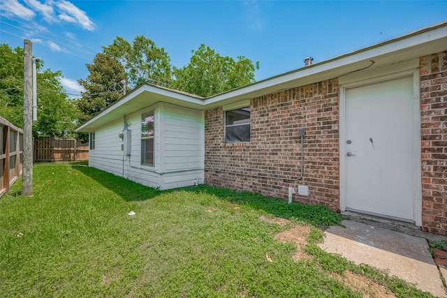 8411 Misty Vale Ln, Houston, TX 77075 - view of side of property featuring brick siding