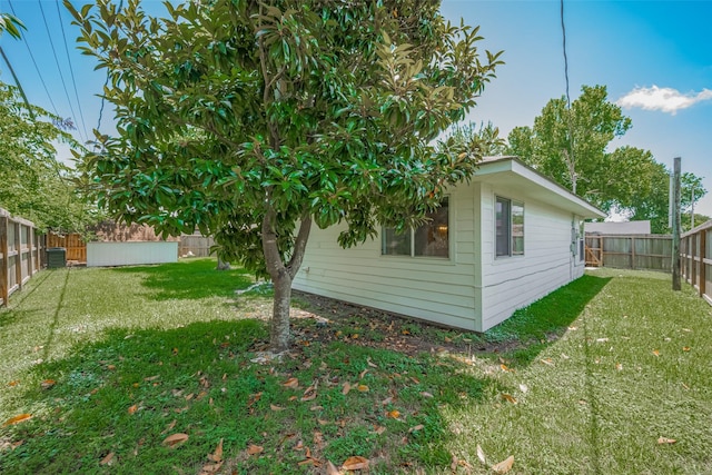 8411 Misty Vale Ln, Houston, TX 77075 - view of yard