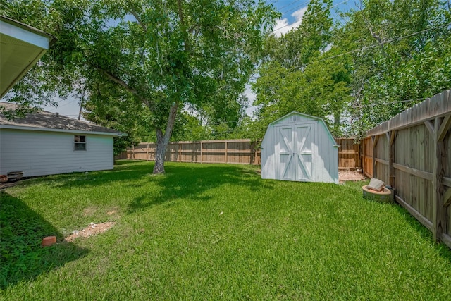 8411 Misty Vale Ln, Houston, TX 77075 - view of yard