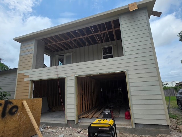 6742 Madrid St, Houston, TX 77021 - view of garage