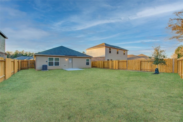 10699 Lost Maples Dr, Cleveland, TX 77328 - rear view of property with roof with shingles