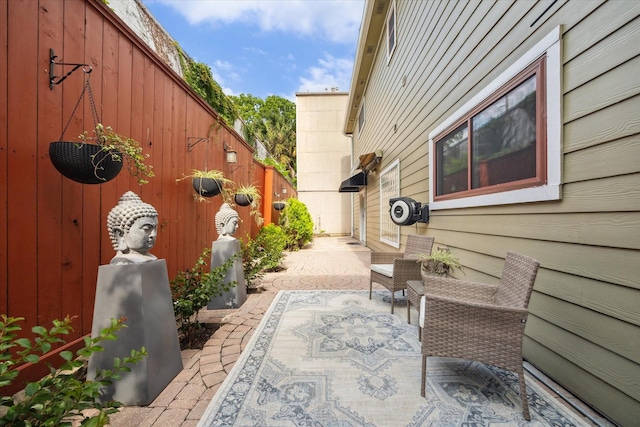 1112 Jackson Blvd, Houston, TX 77006 - view of patio / terrace