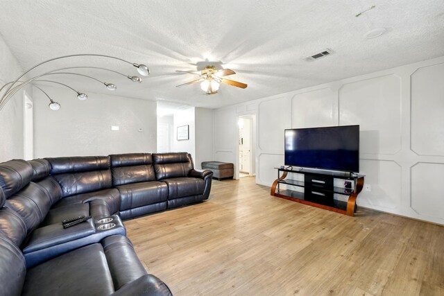 9810 Bayou Woods Dr, Baytown, TX 77521 - photo 10