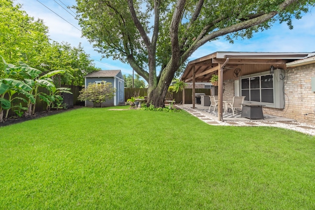 10507 Stockman Ln, Sugar Land, TX 77498 - view of yard featuring a patio