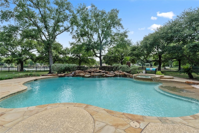9611 Stonebridge Pl, Tomball, TX 77375 - view of swimming pool featuring a pool with connected hot tub