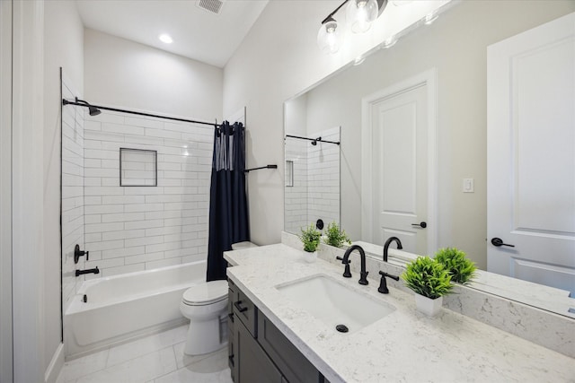 4019 Drummond St, Houston, TX 77025 - full bathroom featuring vanity, shower / bath combination with curtain, toilet, and recessed lighting