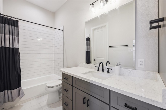 4019 Drummond St, Houston, TX 77025 - bathroom with vanity, toilet, and shower / bathtub combination with curtain