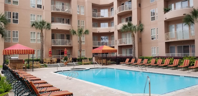 3505 Sage Rd Unit 1807, Houston, TX 77056 - community pool with a patio