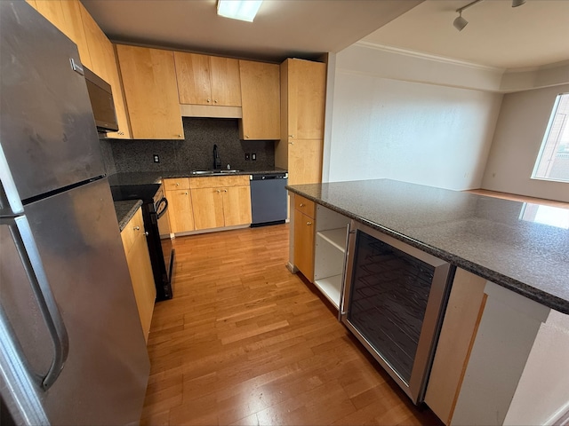 3505 Sage Rd Unit 1807, Houston, TX 77056 - kitchen featuring freestanding refrigerator, dishwashing machine, dark countertops, electric range oven, and ornamental molding
