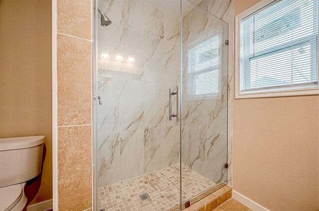 6702 Utah St, Houston, TX 77091 - full bath featuring toilet, a marble finish shower, and baseboards
