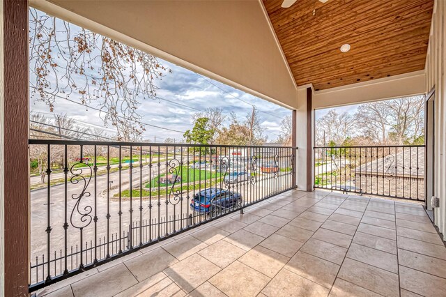 6702 Utah St, Houston, TX 77091 - view of balcony