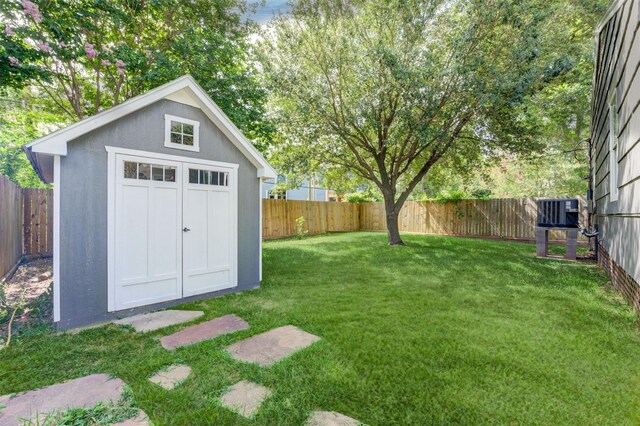 502 Enid St, Houston, TX 77009 - view of yard featuring central AC unit