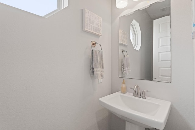 6602 Rochester Lake Loop, Katy, TX 77493 - bathroom with a sink