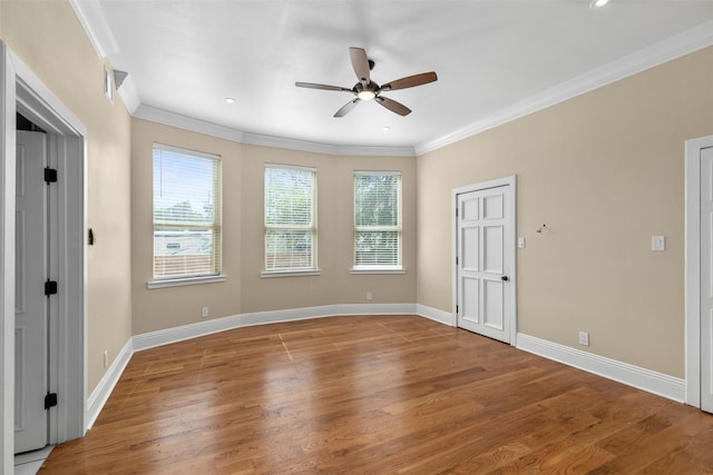 1509 Summer St, Houston, TX 77007 - empty room featuring ceiling fan, wood finished floors, ornamental molding, baseboards, and recessed lighting