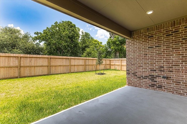 6507 Radcliffe St, Houston, TX 77091 - view of yard featuring a patio area
