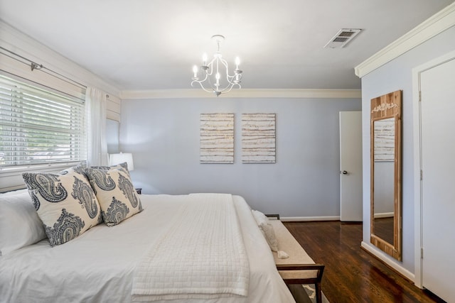 10207 Chatterton Dr, Houston, TX 77043 - bedroom featuring a chandelier, wood finished floors, crown molding, and baseboards