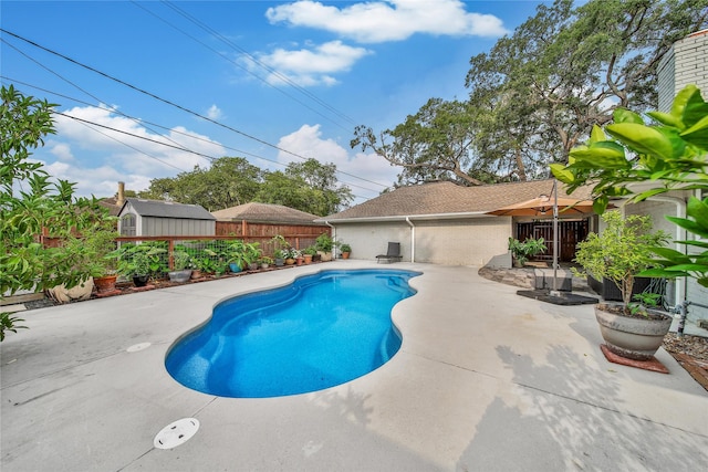963 Thornton Rd, Houston, TX 77018 - view of swimming pool with a patio area and a fenced backyard