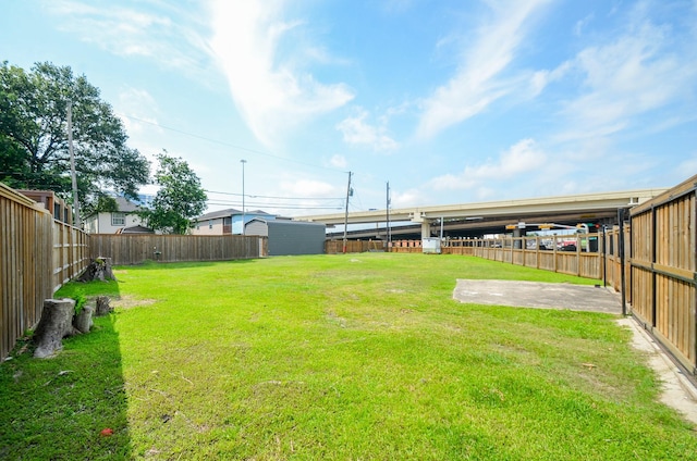 6623 Gulf Fwy, Houston, TX 77087 - view of yard featuring a patio