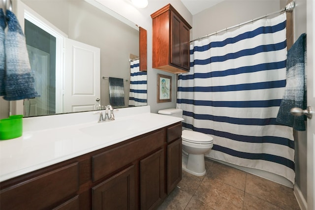 16826 Paynes Creek Dr, Cypress, TX 77433 - full bath featuring toilet, vanity, and curtained shower