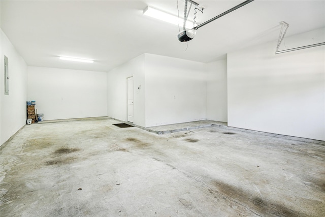 1811 Leela Springs Dr, Conroe, TX 77304 - garage featuring a garage door opener