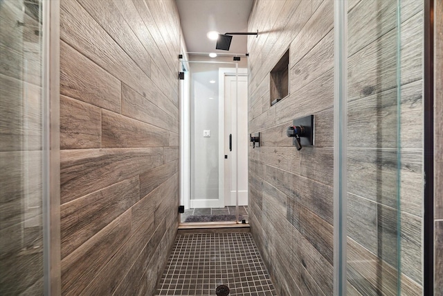 5121 Elysian St, Houston, TX 77009 - hall with wood walls