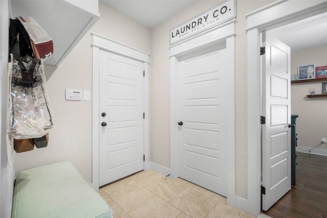 2532 Hailes Ln, College Station, TX 77845 - entryway featuring baseboards
