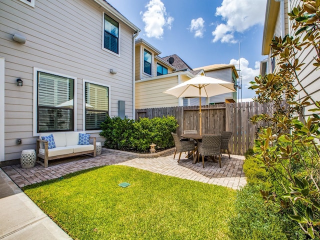 221 W 25th St Unit A, Houston, TX 77008 - view of yard featuring a patio area and an outdoor living space