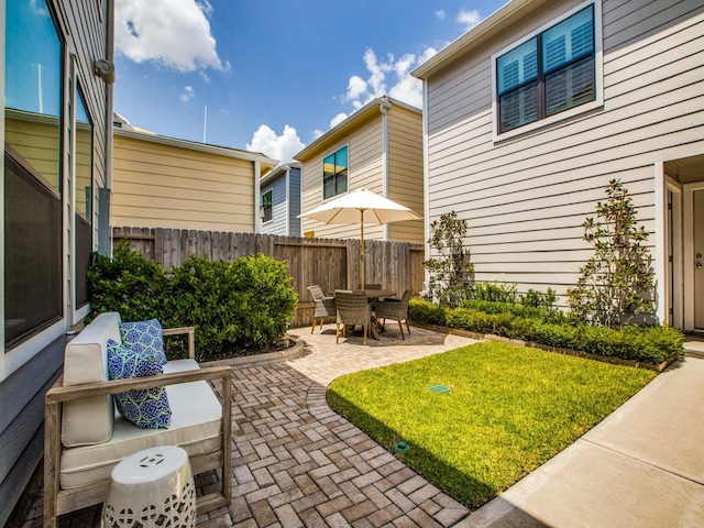 221 W 25th St Unit A, Houston, TX 77008 - view of yard with a patio area and outdoor dining area