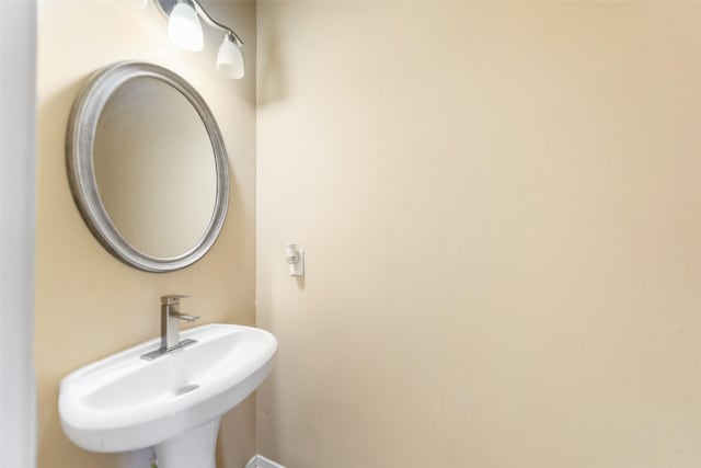 26 Oakmont Ct, Jersey Village, TX 77064 - bathroom with a sink