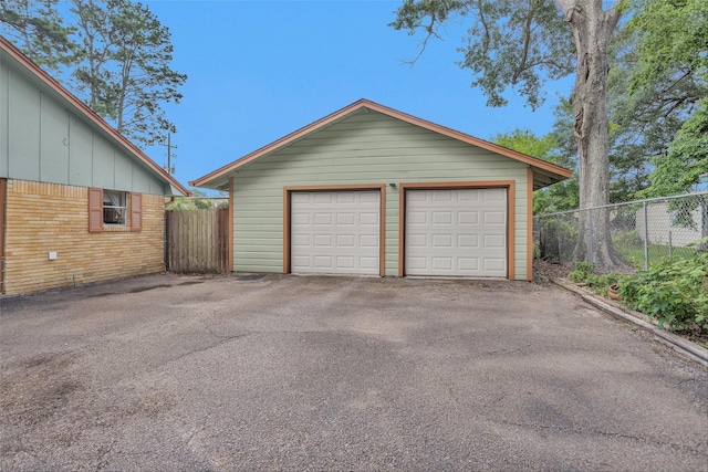 511 Northwood Dr, Conroe, TX 77303 - view of detached garage