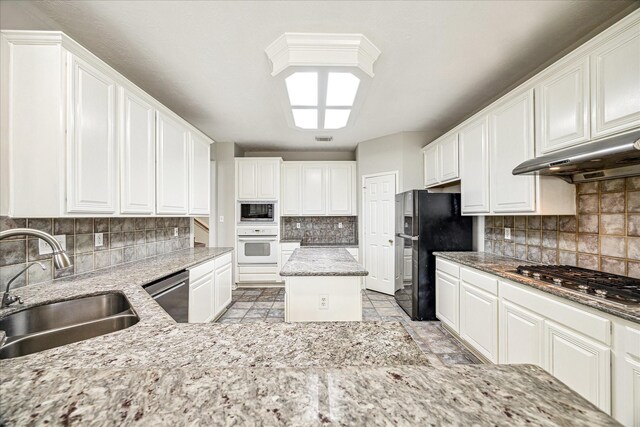 13822 Blue Vista Dr, Sugar Land, TX 77498 - photo 10