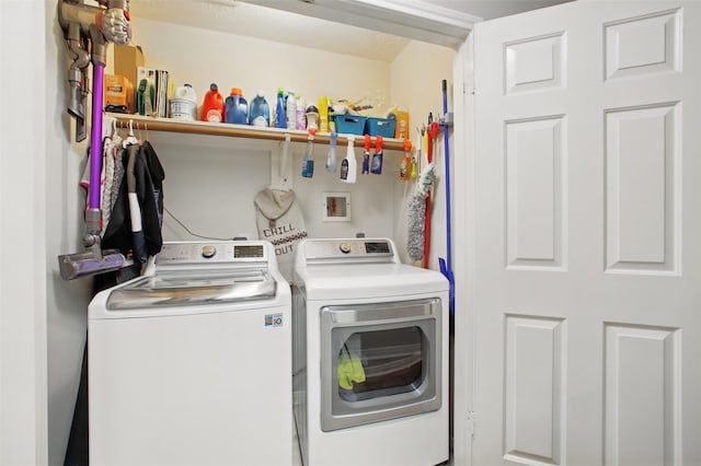 30915 Caraquet Ct, Spring, TX 77386 - washroom with washer and dryer
