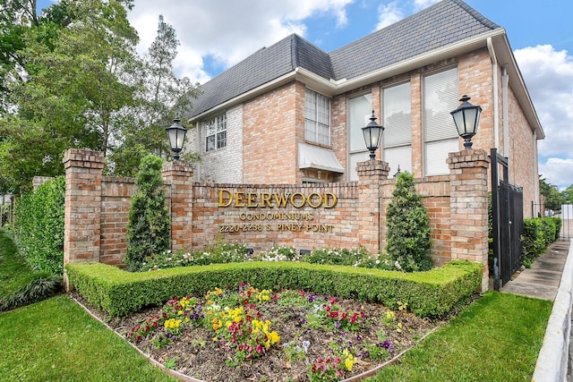 2230 S Piney Point Rd Unit 212, Houston, TX 77063 - photo 1