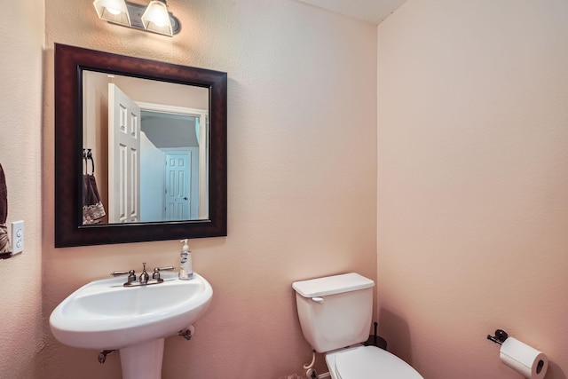 1102 Nautical Ln, Richmond, TX 77469 - half bath with toilet and a sink