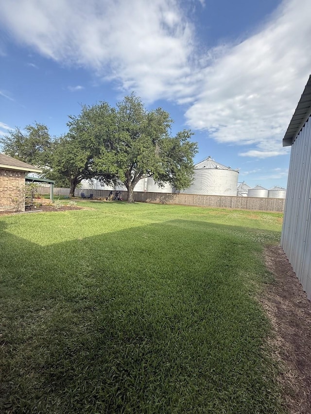 563 12th St, Bay City, TX 77414 - view of yard