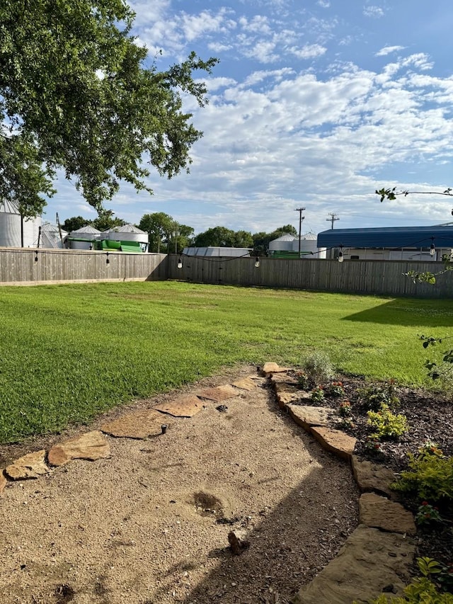 563 12th St, Bay City, TX 77414 - view of yard