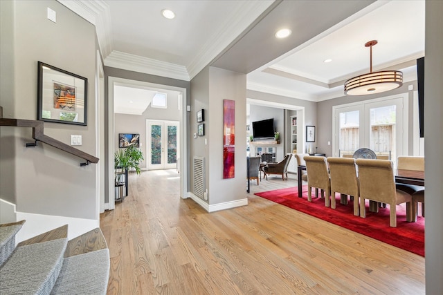 40 E Broad Oaks Dr, Houston, TX 77056 - foyer entrance featuring ornamental molding, light wood finished floors, baseboards, stairs, and recessed lighting