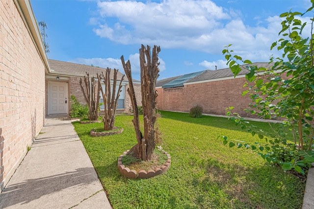 13207 Robinglen Dr, Houston, TX 77083 - view of grassy yard