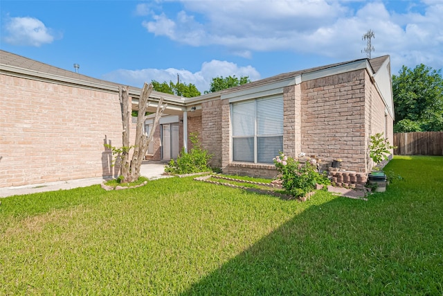 13207 Robinglen Dr, Houston, TX 77083 - view of front of house