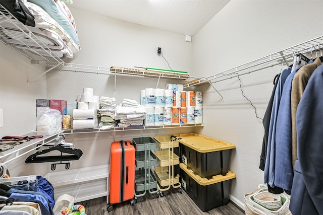 1711 Old Spanish Trl Unit 330, Houston, TX 77054 - walk in closet featuring wood finished floors