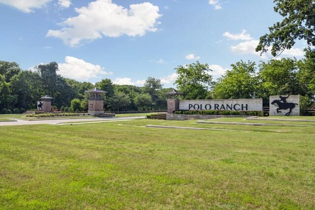 8018 Royal Palm Dr, Fulshear, TX 77441 - community sign featuring a yard