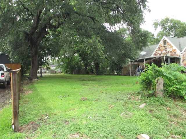 2115 Carolina St, Baytown, TX 77520