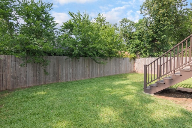 1411 E 34th St, Houston, TX 77022 - view of yard with stairs